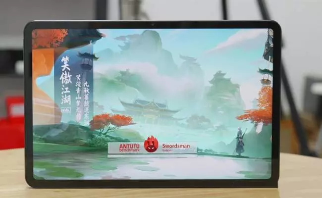 Xiaomi Pad 6 Max với màn hình lớn 14 inch